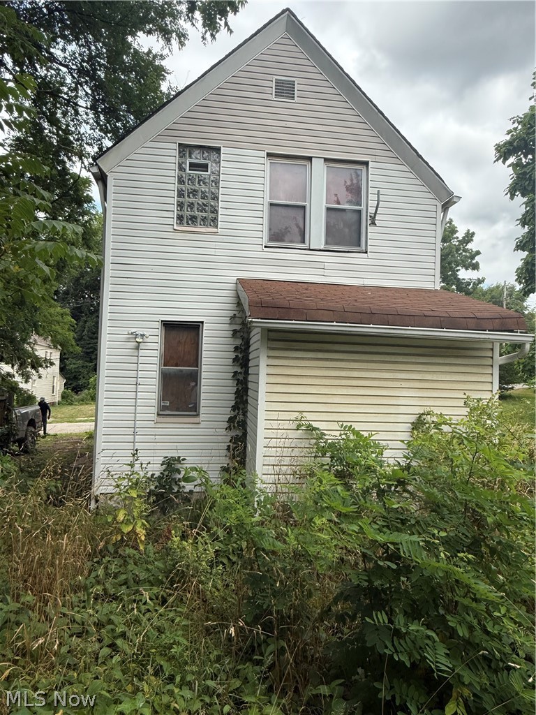 9918 Gibson Avenue Cleveland OH 44105