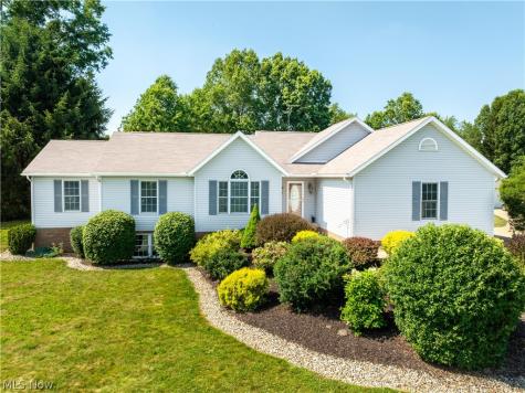 545 E Maple Street Hartville OH 44632