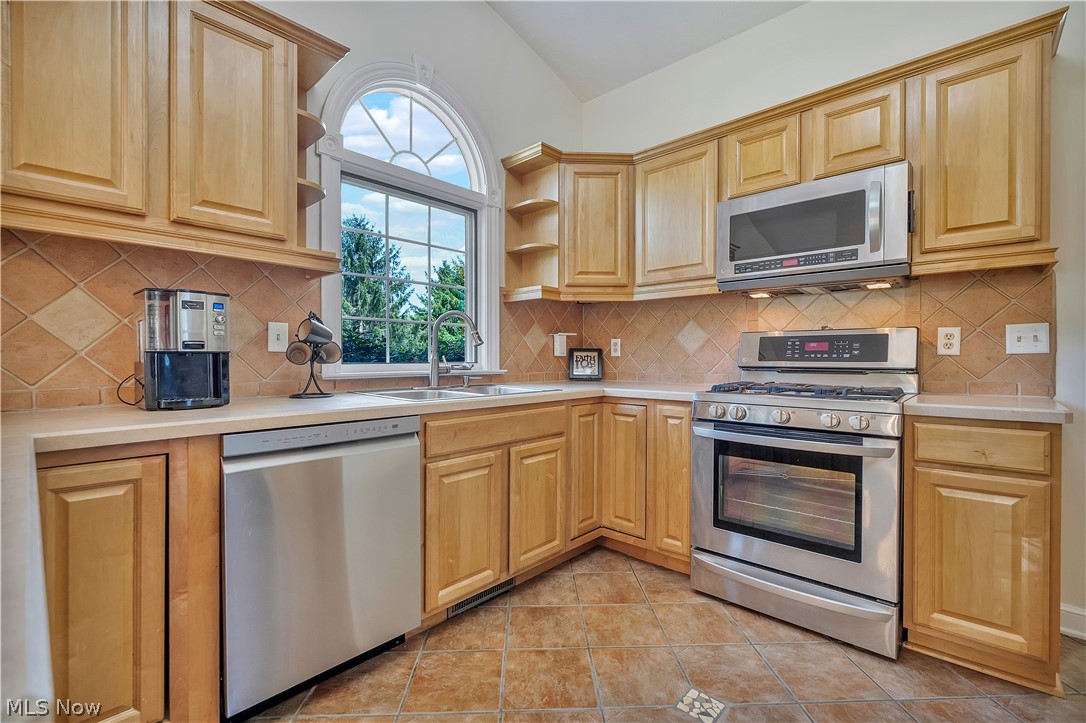 545 E Maple Street Hartville OH 44632