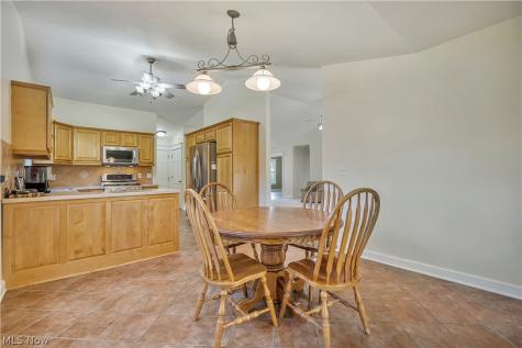 545 E Maple Street Hartville OH 44632