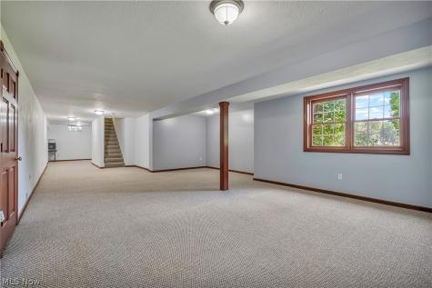 545 E Maple Street Hartville OH 44632
