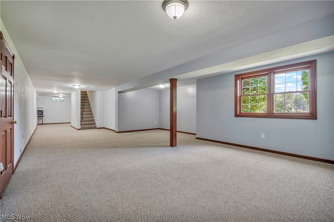 545 E Maple Street Hartville OH 44632