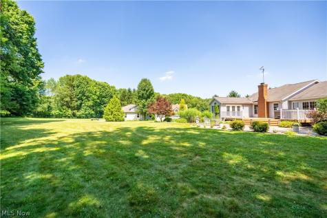 545 E Maple Street Hartville OH 44632