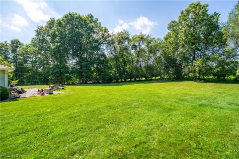 545 E Maple Street Hartville OH 44632