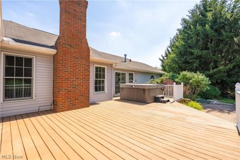 545 E Maple Street Hartville OH 44632