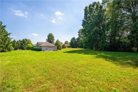 545 E Maple Street Hartville OH 44632