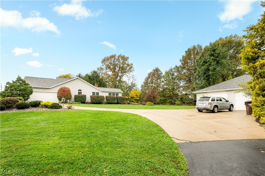 545 E Maple Street Hartville OH 44632
