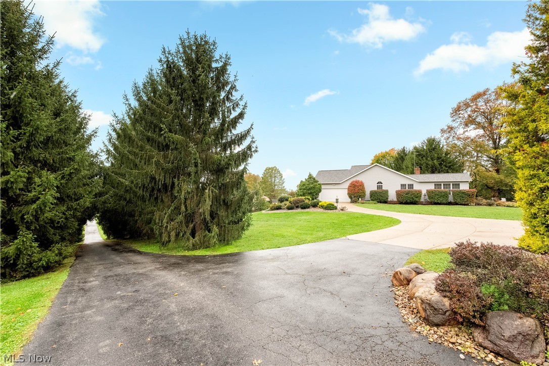 545 E Maple Street Hartville OH 44632