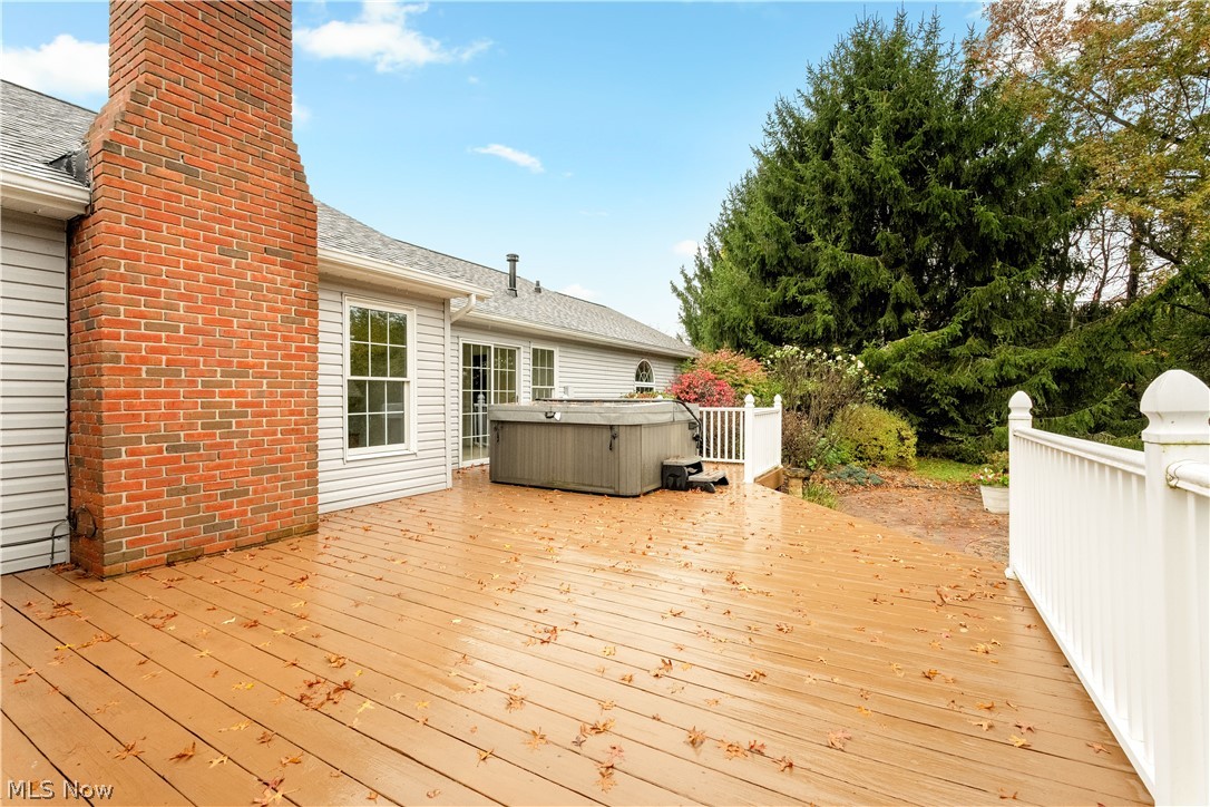 545 E Maple Street Hartville OH 44632
