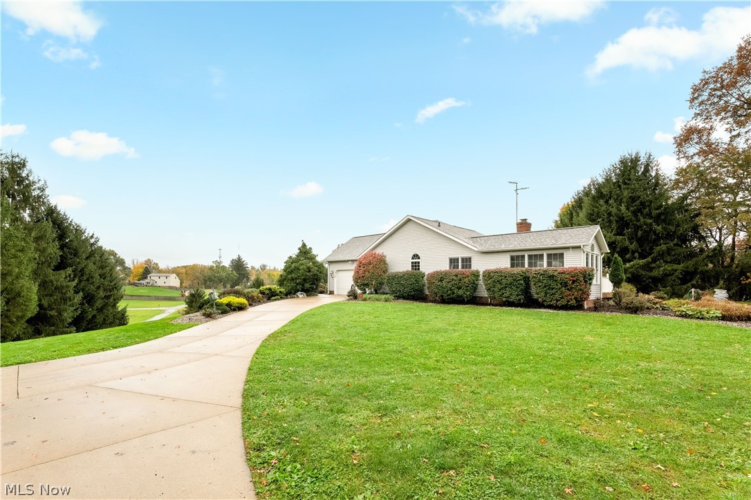 545 E Maple Street Hartville OH 44632