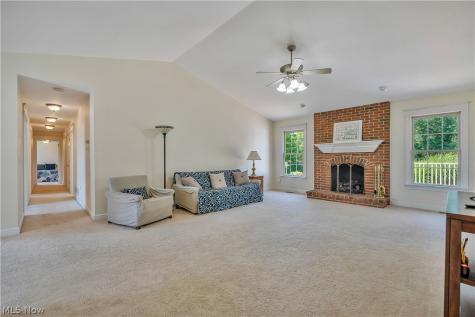 545 E Maple Street Hartville OH 44632