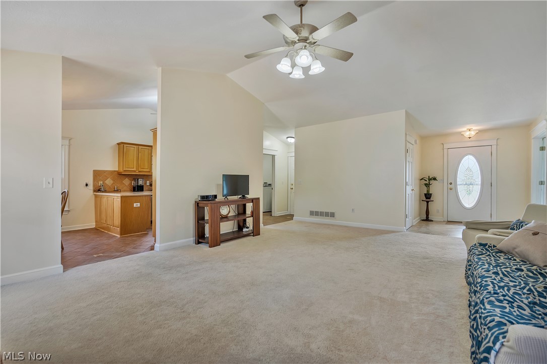 545 E Maple Street Hartville OH 44632