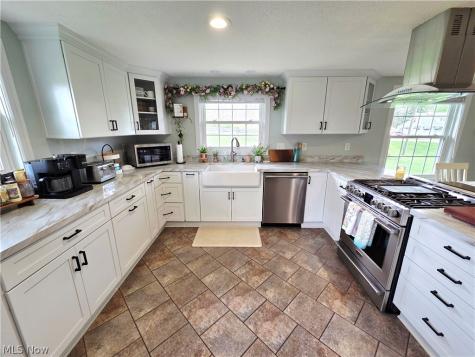 5869 Oberlin Road Amherst OH 44001