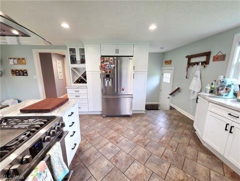 5869 Oberlin Road Amherst OH 44001