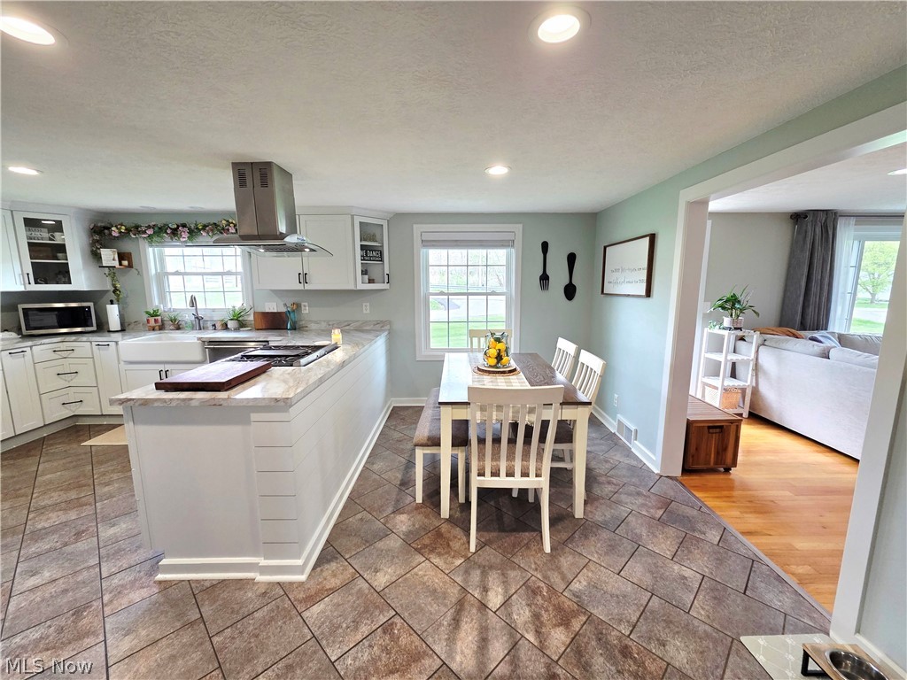 5869 Oberlin Road Amherst OH 44001