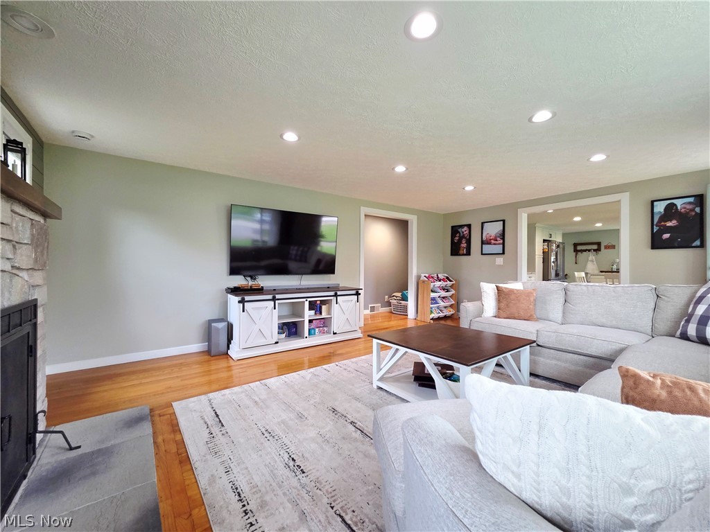 5869 Oberlin Road Amherst OH 44001