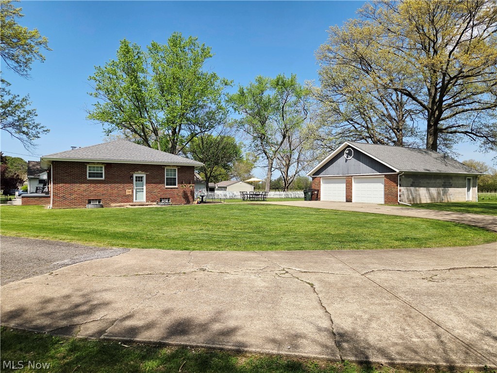 5869 Oberlin Road Amherst OH 44001