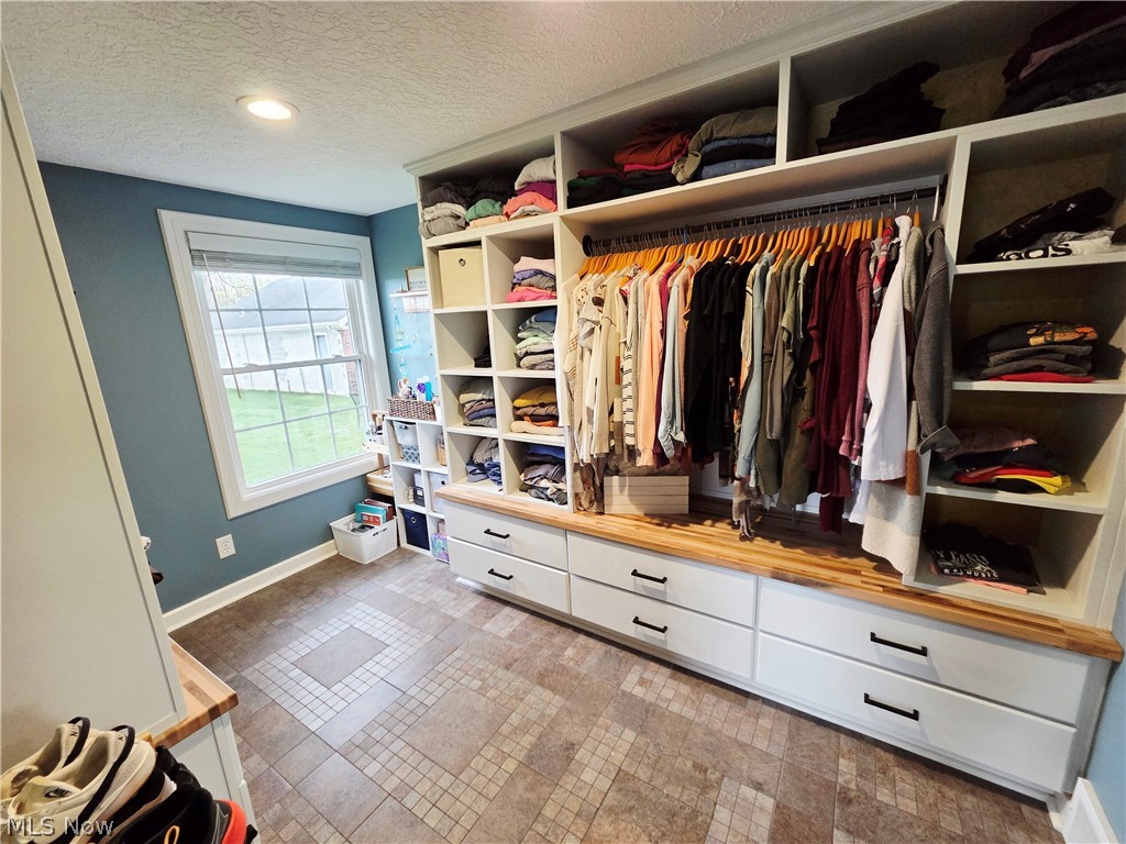 5869 Oberlin Road Amherst OH 44001