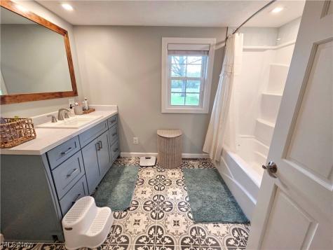 5869 Oberlin Road Amherst OH 44001