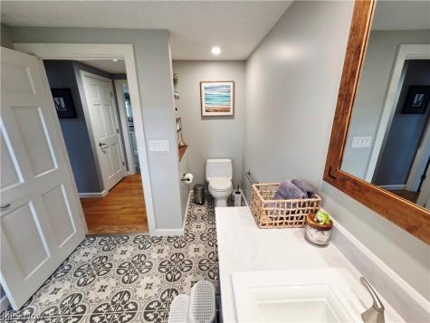 5869 Oberlin Road Amherst OH 44001