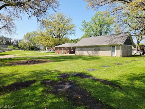 5869 Oberlin Road Amherst OH 44001