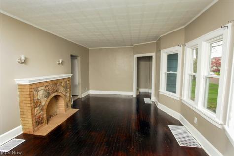 307 Bellflower Avenue NW Canton OH 44708