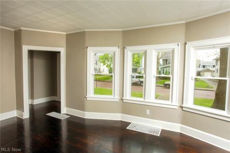 307 Bellflower Avenue NW Canton OH 44708