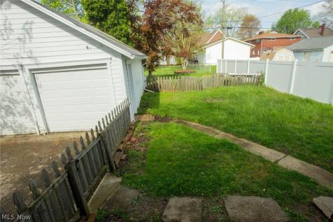 307 Bellflower Avenue NW Canton OH 44708