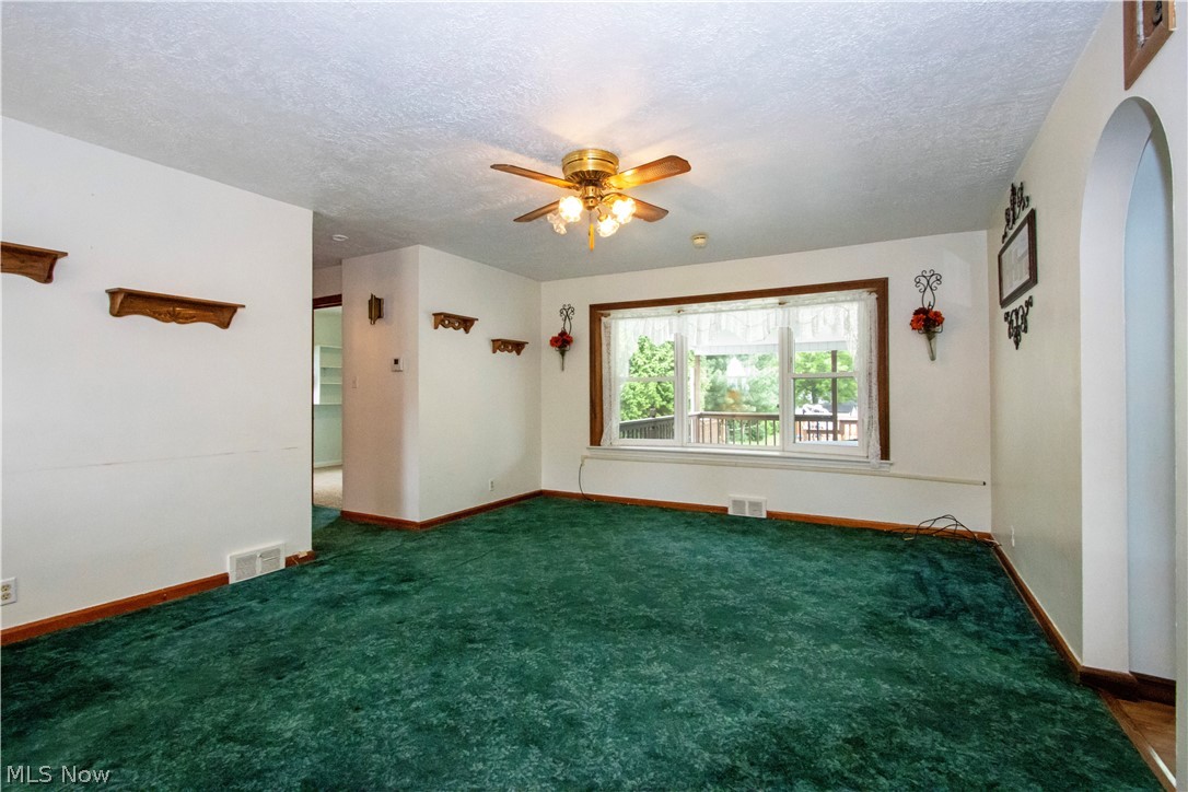 255 Wolf Avenue Wadsworth OH 44281