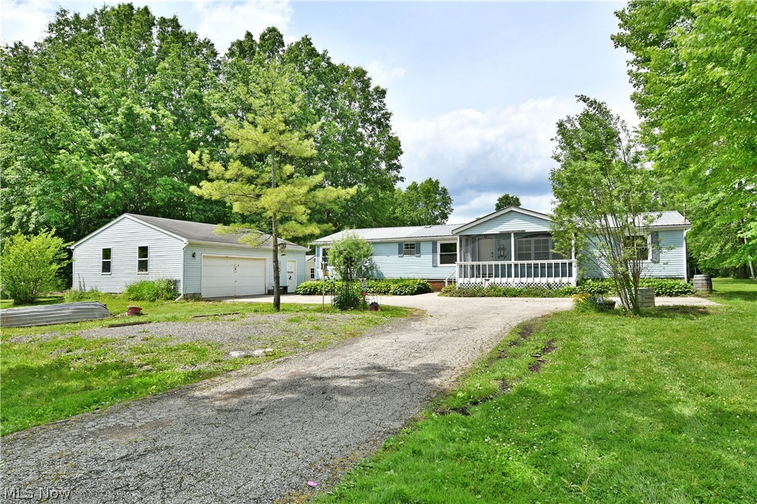 826 Bristol Champion Townline Road NE Bristolville OH 44402