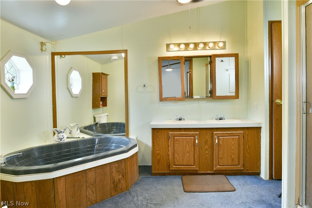 826 Bristol Champion Townline Road NE Bristolville OH 44402