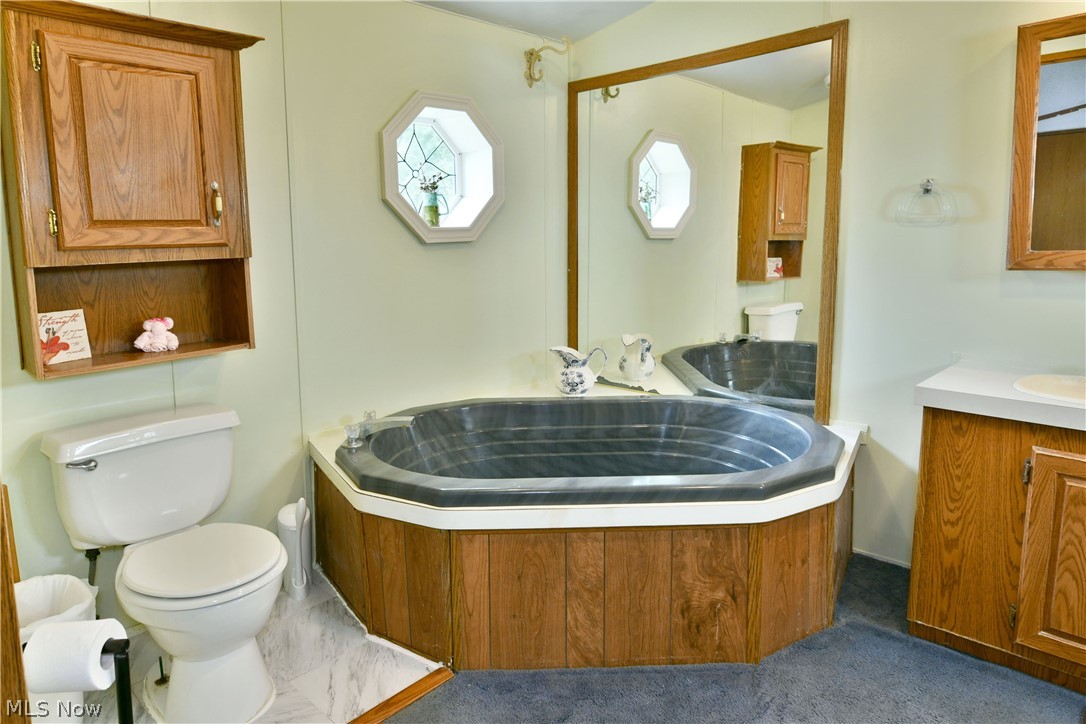 826 Bristol Champion Townline Road NE Bristolville OH 44402