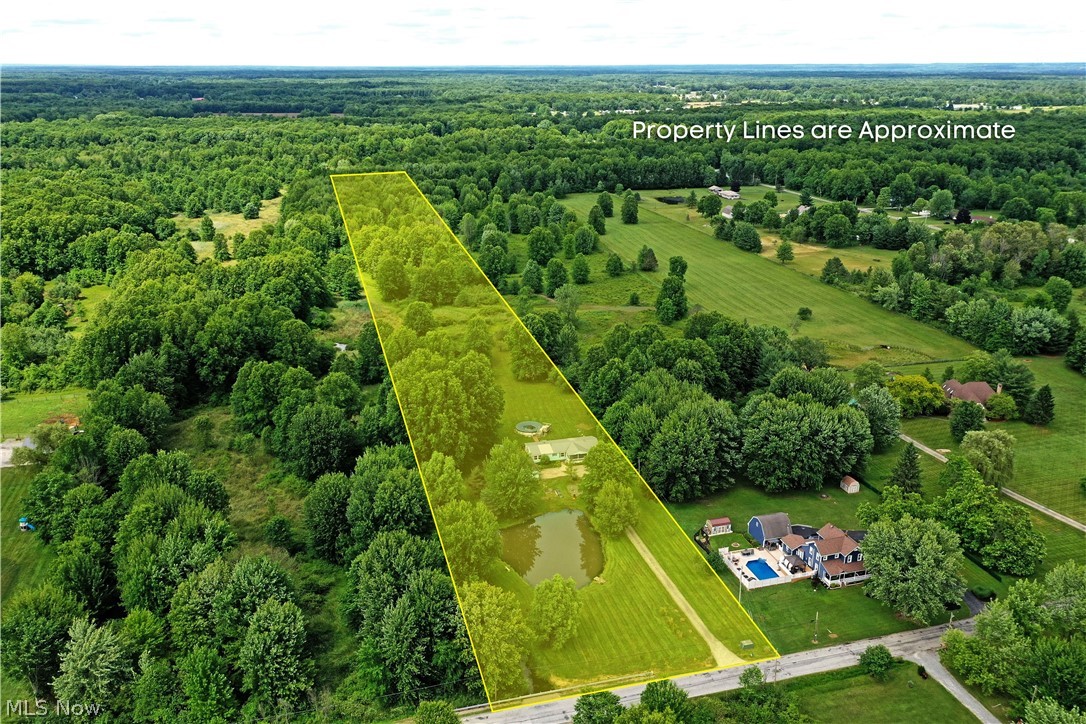 826 Bristol Champion Townline Road NE Bristolville OH 44402