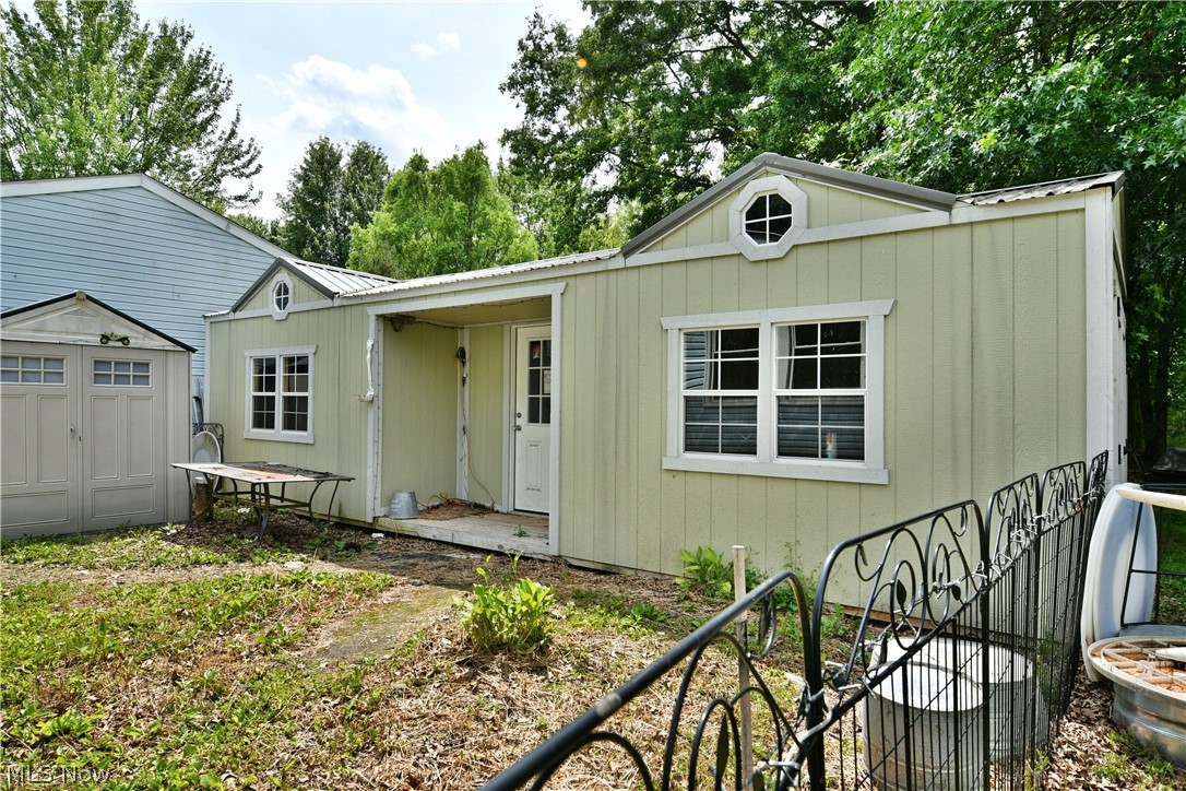826 Bristol Champion Townline Road NE Bristolville OH 44402
