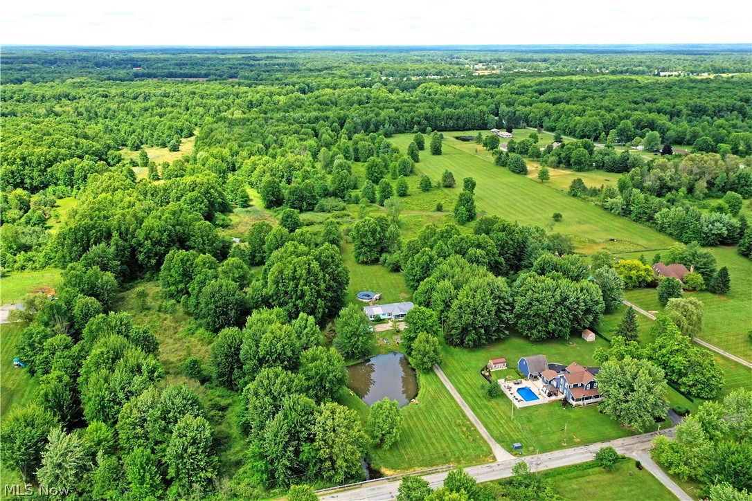 826 Bristol Champion Townline Road NE Bristolville OH 44402