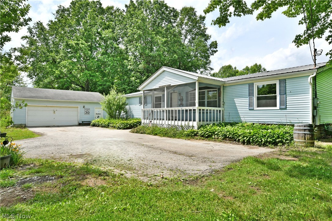 826 Bristol Champion Townline Road NE Bristolville OH 44402