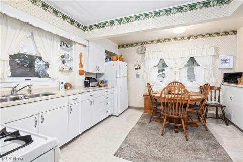 343 Kathron Avenue Cuyahoga Falls OH 44221