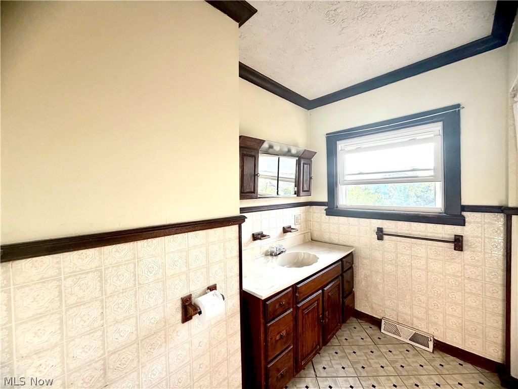 313 Vine Street East Liverpool OH 43920