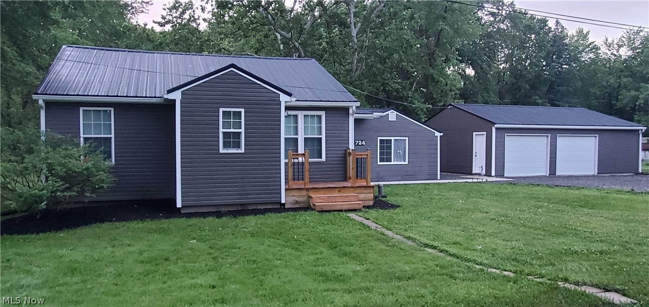 724 Briggs Road Leavittsburg OH 44430