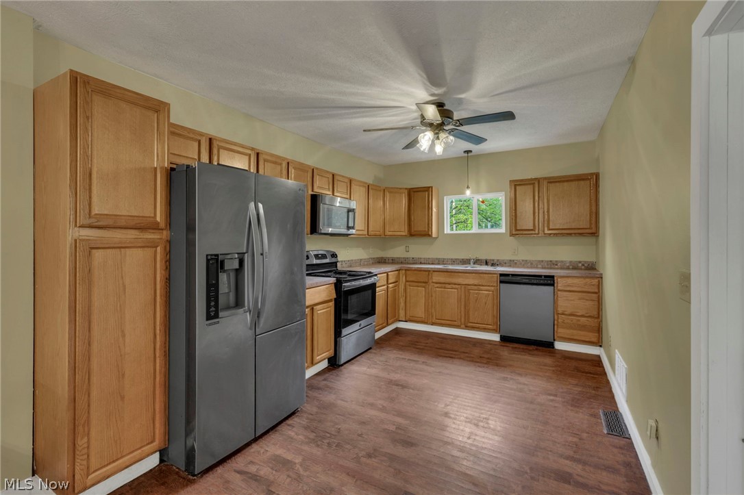 9611 Township Road 390a SE Corning OH 43730