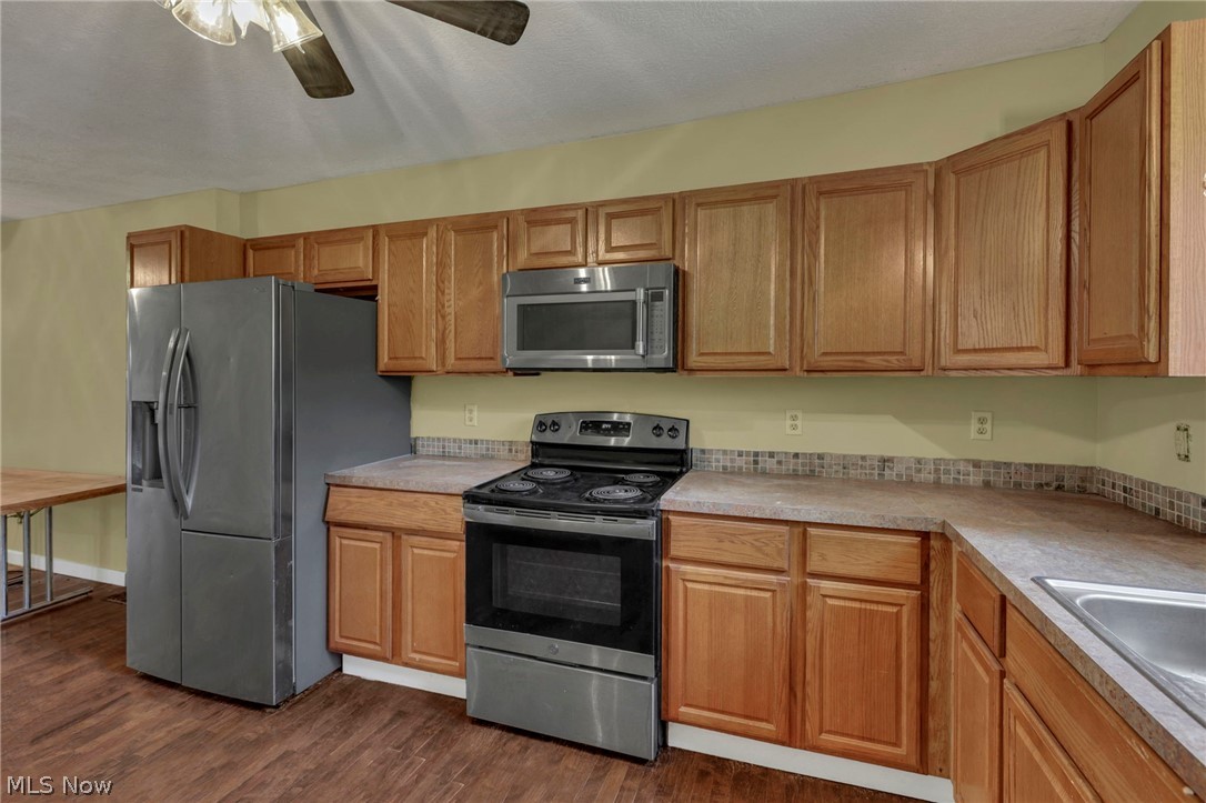 9611 Township Road 390a SE Corning OH 43730