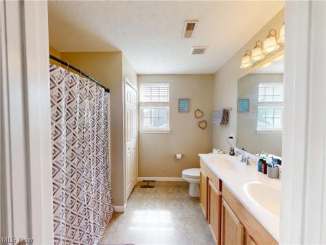 231 S Settlers Lane Painesville OH 44077