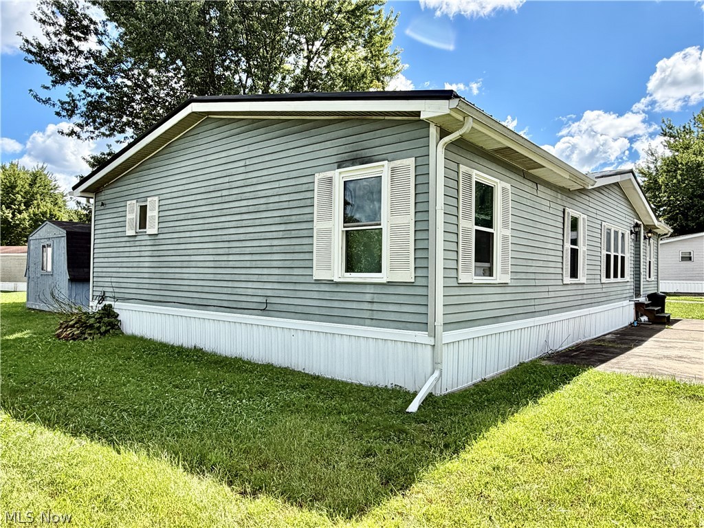3202 Dove Drive Warren OH 44481