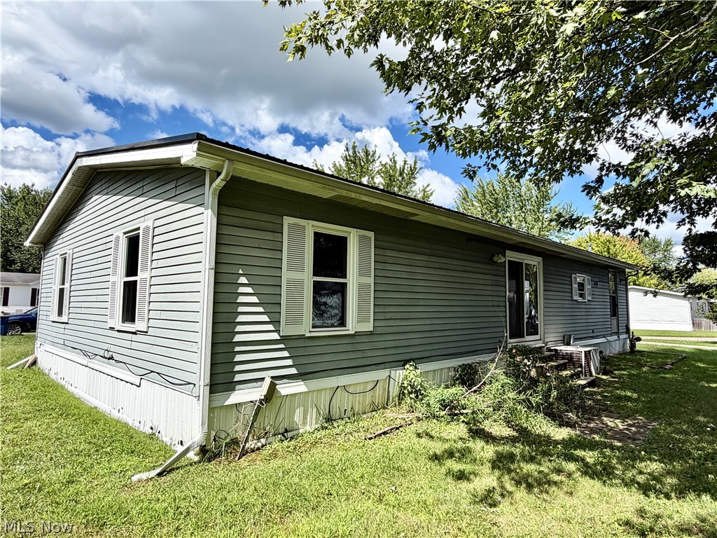 3202 Dove Drive Warren OH 44481