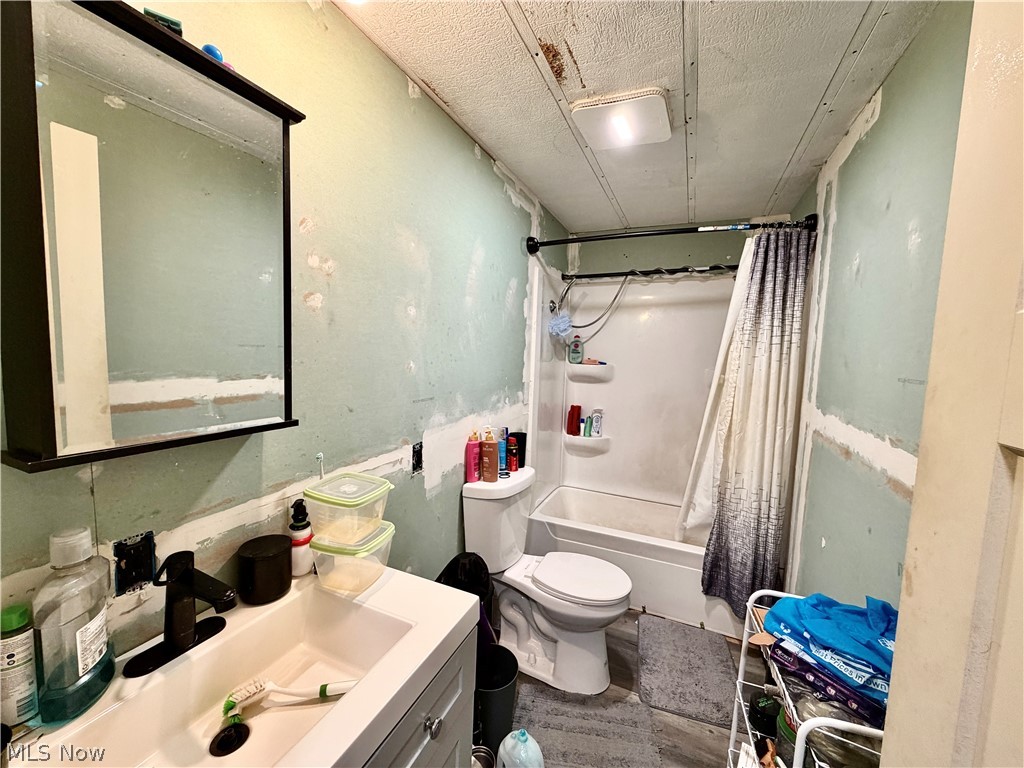 3202 Dove Drive Warren OH 44481