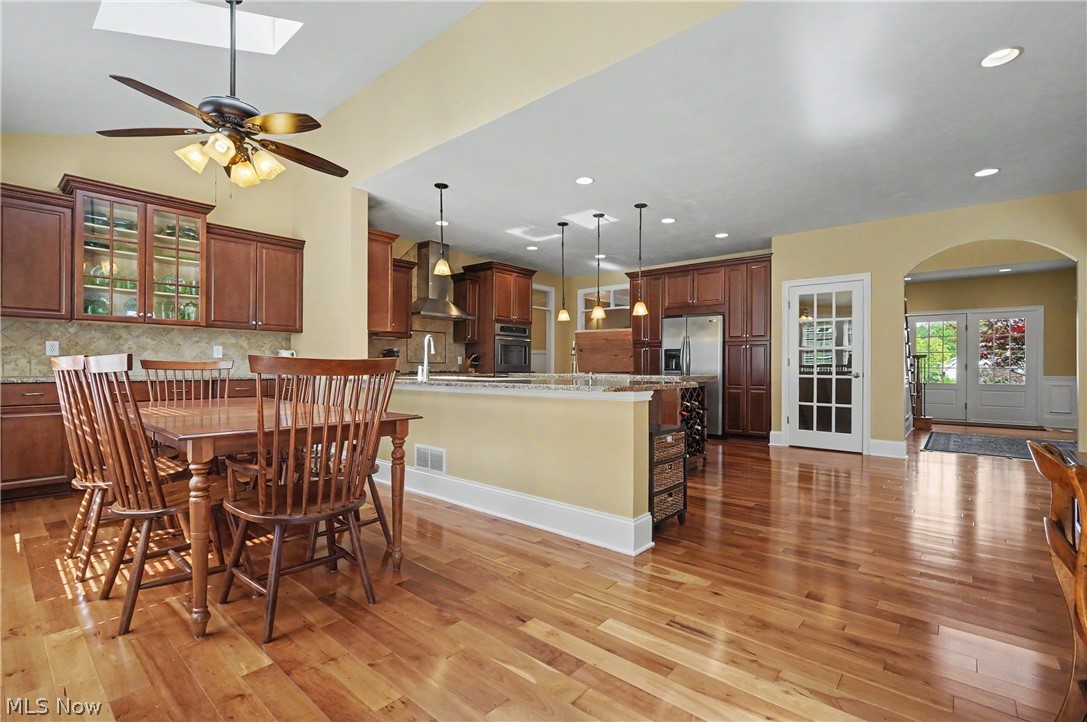 1933 Rock Creek Akron OH 44333
