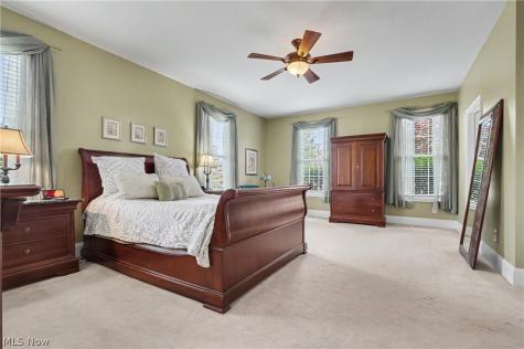 1933 Rock Creek Akron OH 44333