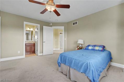 1933 Rock Creek Akron OH 44333