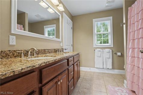 1933 Rock Creek Akron OH 44333