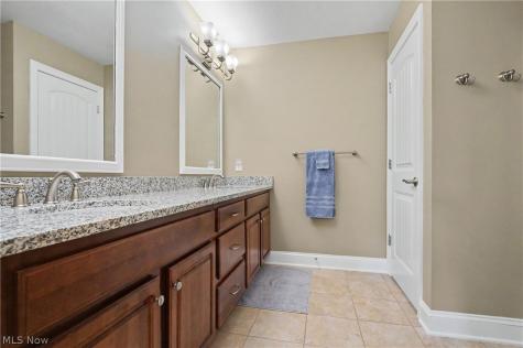 1933 Rock Creek Akron OH 44333